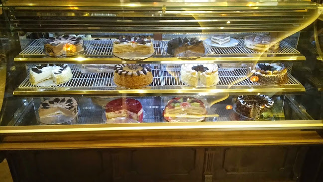 Comentarii opinii despre Ресторант "Камина", бърза закуска" Ям-Ям", Sham sweet coffee