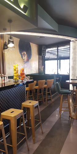 Център, ул. „Хр. Ботев“, 8500 Айтос