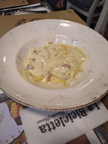 София център, бул. „Княз Александър Дондуков" 18, 1000 София