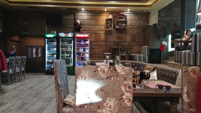 Театро бар и вечеря - Гастрономия и хотелиерство