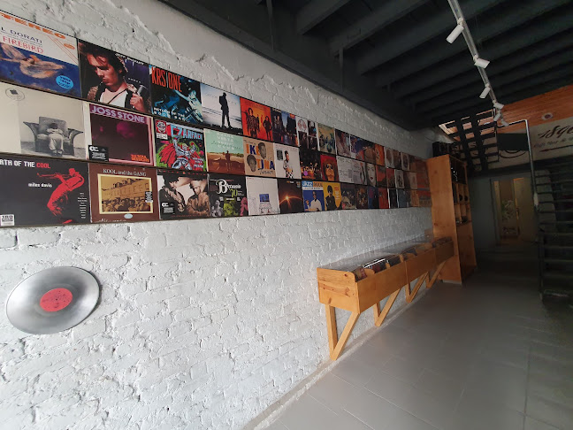 1890 Cafe Bar & Terrace - Гастрономия и хотелиерство