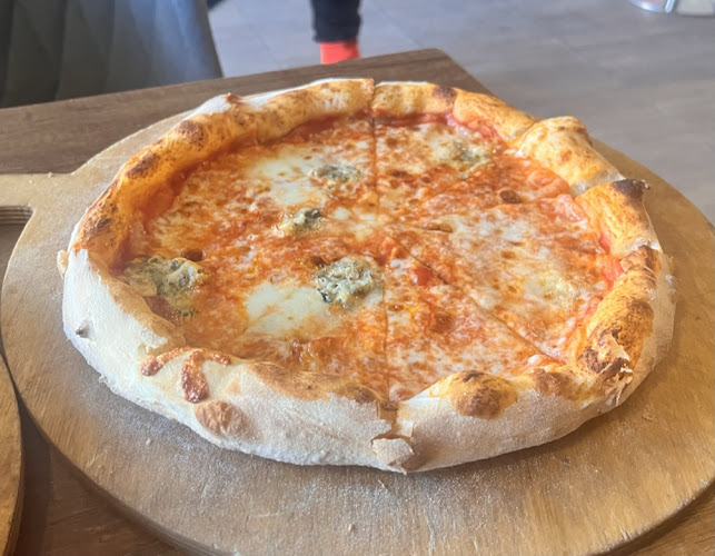 ж.к. ОстромилаЮжен, бул. „Александър Стамболийски“ 131, 4004 Пловдив