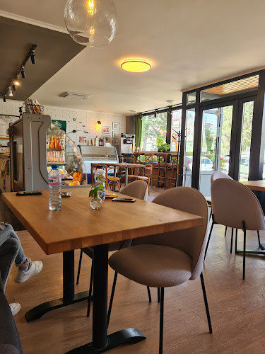 Opinii despre Фреш бар кафе "CoffeeIN" în Велико Търново - Гастрономия и хотелиерство