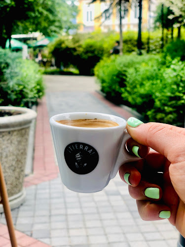 Gardens retro bar&café