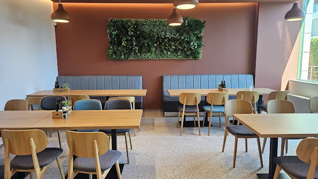 Куук бук - Гастрономия и хотелиерство