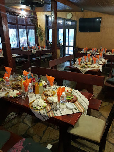 Стария Хан - Гастрономия и хотелиерство