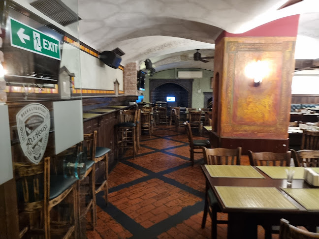 София център, ул. „Христо Белчев“ 42, 1000 София