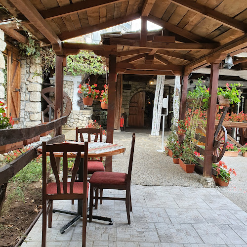 СалтанатПриморски, бул. „Княз Борис I-ви“ 126, 9010 Варна