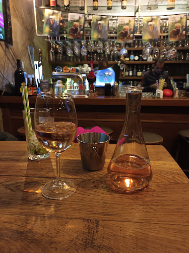 Мезетто биър енд уайн пъб - Гастрономия и хотелиерство