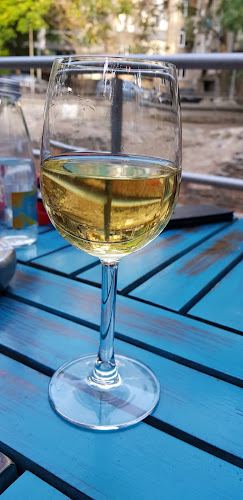 София център, ул. „Искър“ 1, 1000 София