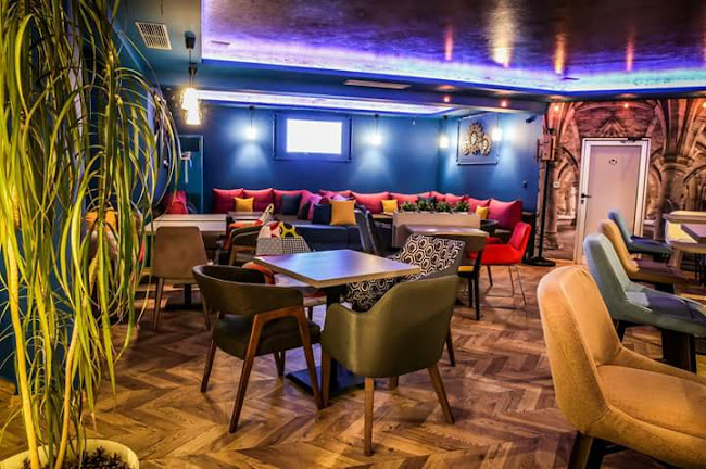 Кафене Карамел - Гастрономия и хотелиерство