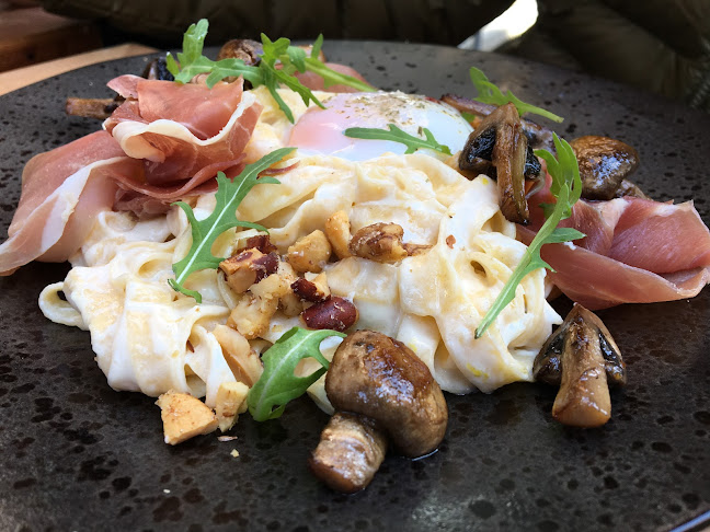 Тамс хаус - Гастрономия и хотелиерство