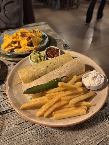 Мексикански ресторант "Сомбреро" - Гастрономия и хотелиерство