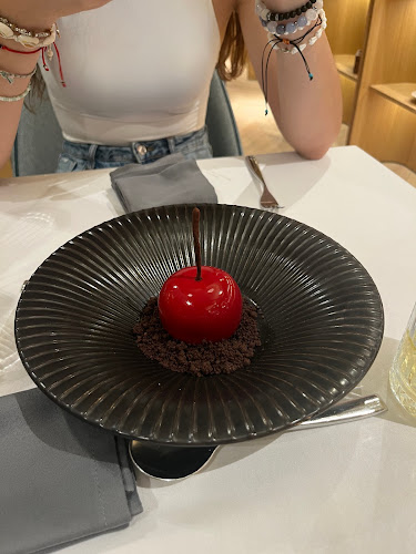 София център, бул. „Цар Освободител“ 8A, 1000 София