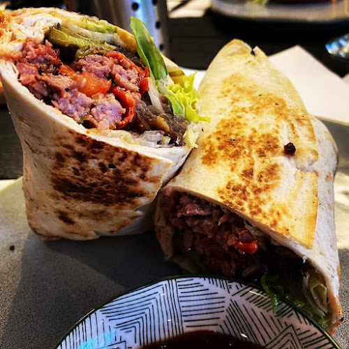 ж.к. Хаджи Димитър, ул. „Уошбърн“ 32-34, вх. Б1510, 1510 София