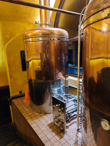 Ейл Хаус Център - Гастрономия и хотелиерство