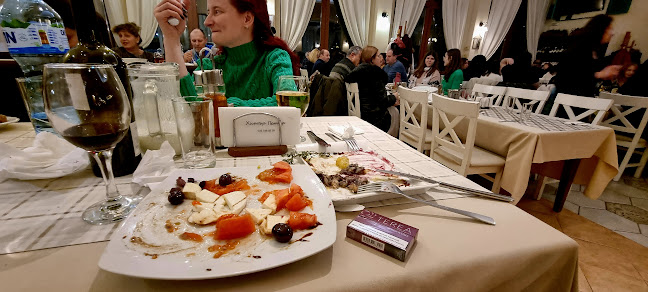 Хитър Петър - Гастрономия и хотелиерство