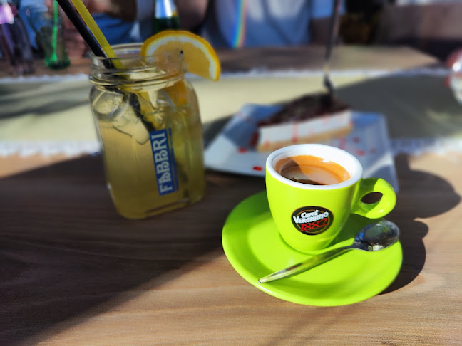 Bar Famous - Гастрономия и хотелиерство