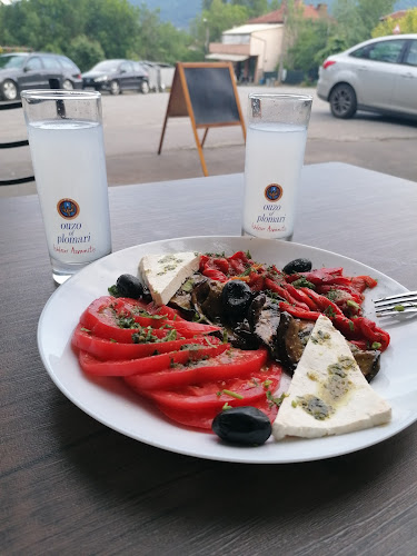 Благородните кучета - Гастрономия и хотелиерство