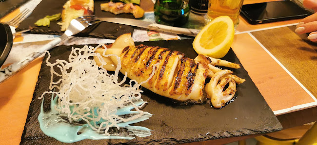 Fish & Grill La Playa - Гастрономия и хотелиерство