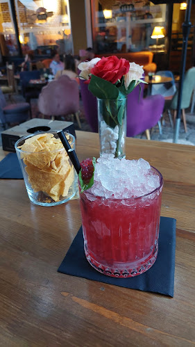 ANYWAY cocktail bar - Пловдив