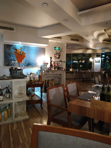 Арривера - Гастрономия и хотелиерство