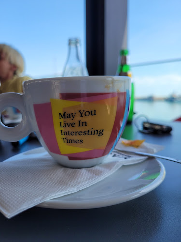 Opinii despre Macaron Cakes & Coffee în Балчик - Гастрономия и хотелиерство