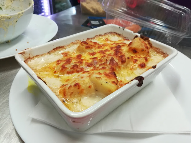 Бар & Динър „Момо” - Гастрономия и хотелиерство