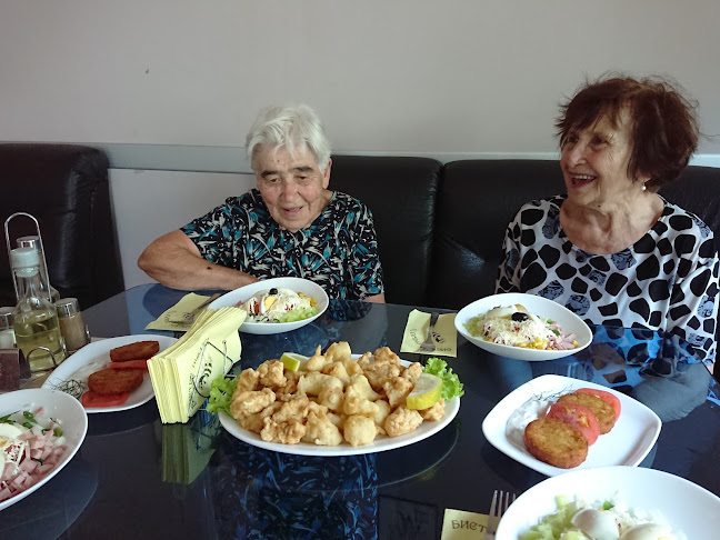 Кафе / Ресторант Пчелата майка - Гастрономия и хотелиерство