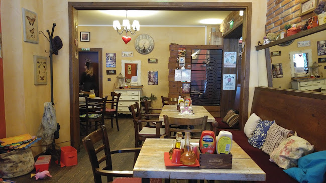 Brick Cafe Sofia - Гастрономия и хотелиерство