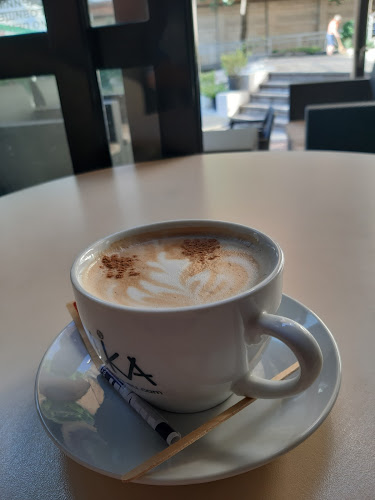 Opinii despre Кафе "Читалището" în Търговище - Гастрономия и хотелиерство