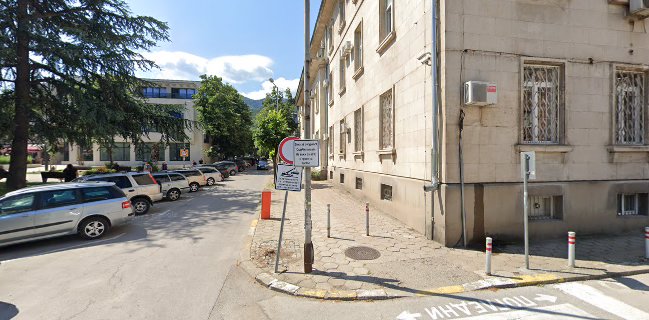 Кафе-ресторант “Кръглите прозорчета”