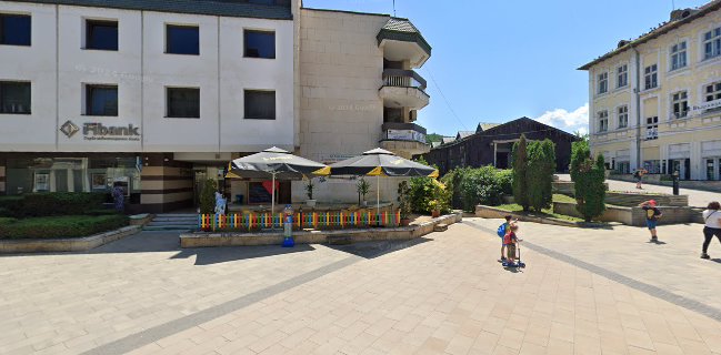 Арт Кафе Случвам Чудеса при Роси