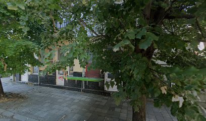 При Мегън и Зуза