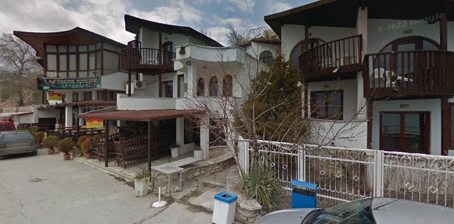 Opinii despre Macaron Cakes & Coffee în Балчик - Гастрономия и хотелиерство