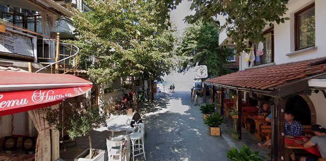 кв. Стария град, ул. „Рибарска“ 9, 8200 Поморие