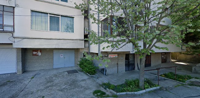 LIVE WELL - фитнес и пилатес студио (индивидуални и групови тренировки)