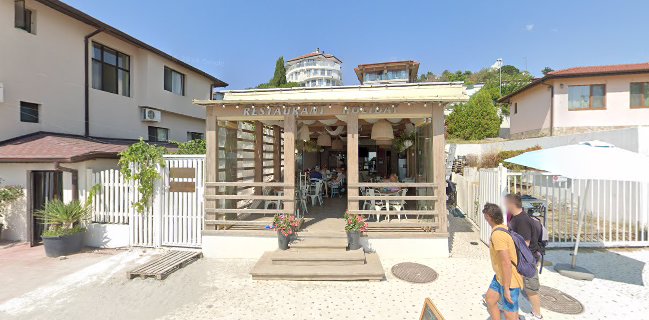 Ресторант "Holiday"